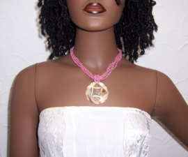 SCHELP ketting met PARELMOER BLOEM hanger roze | Ibiza style