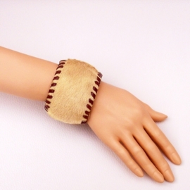 THEMBA leren bohemian armband koeienhuid zand 2-color size M