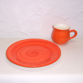 Lunchset Oranje van Dishes & Deco | Mok + Lunchbord Ø 24 cm | handgemaakt aardewerk