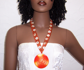 KRALEN ketting oranje met ZONNEBLOEM hanger | Hippie stijl