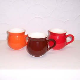 3 Mokken / Koffiekruikjes | Oranje, Rood & Bruin van Dishes & Deco | handgemaakt aardewerk