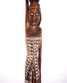 JAVANESE WOMAN houten beeld 150 cm | Javaanse vrouw met kruik
