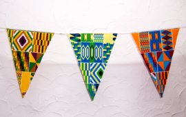 Afrikaanse vlaggenlijn KENTE MULTI | slinger met vlaggetjes van Wax Print stof  | 4 meter