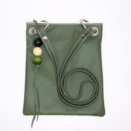 BISA schoudertasje van donker-groen leer met batik stof en kralen