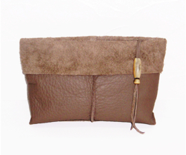 CLASSIC TAUPE stoere leren-suède clutch / avondtasje