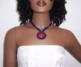 KRALEN ketting met ronde VRUCHTENSCHIL hanger | Hippie