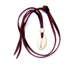 COWRIE KETTING donkerbruin | kauri schelp aan lange leerveter