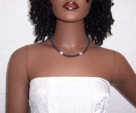 KRALEN ketting met donkerblauw METALLIC glanzende kraaltjes