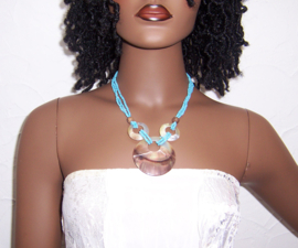 SCHELP ketting met PARELMOER ringen lichtblauw | Ibiza style