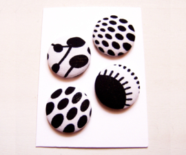 Afrikaanse knopen BLACK & WHITE | stofknopen met african wax print | 2,9 cm / 4 stuks