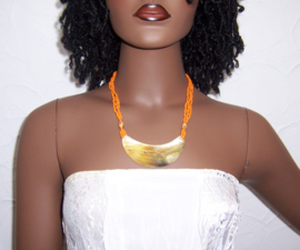 SCHELP ketting met PARELMOER hanger oranje | Boho - Ibiza style