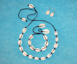 COWRIE SET ketting, armband en oorbellen zwart | kauri schelpen