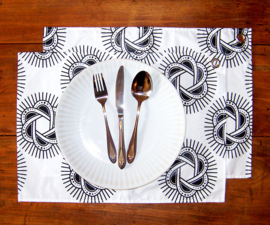 Afrikaanse PLACEMATS Adinkra | set van 2 | african wax print  | 32,5 x 45 cm | 100% katoen Ankara stof