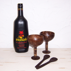 Kokosnoot cocktailglazen + lepels / coconut cocktail cups + spoons (set van 2)