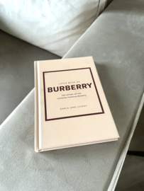 Interieur Boek | Little Burberry