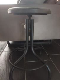 Kruk met ijzeren frame