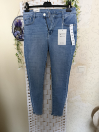 Skinny jeans met pareltjes