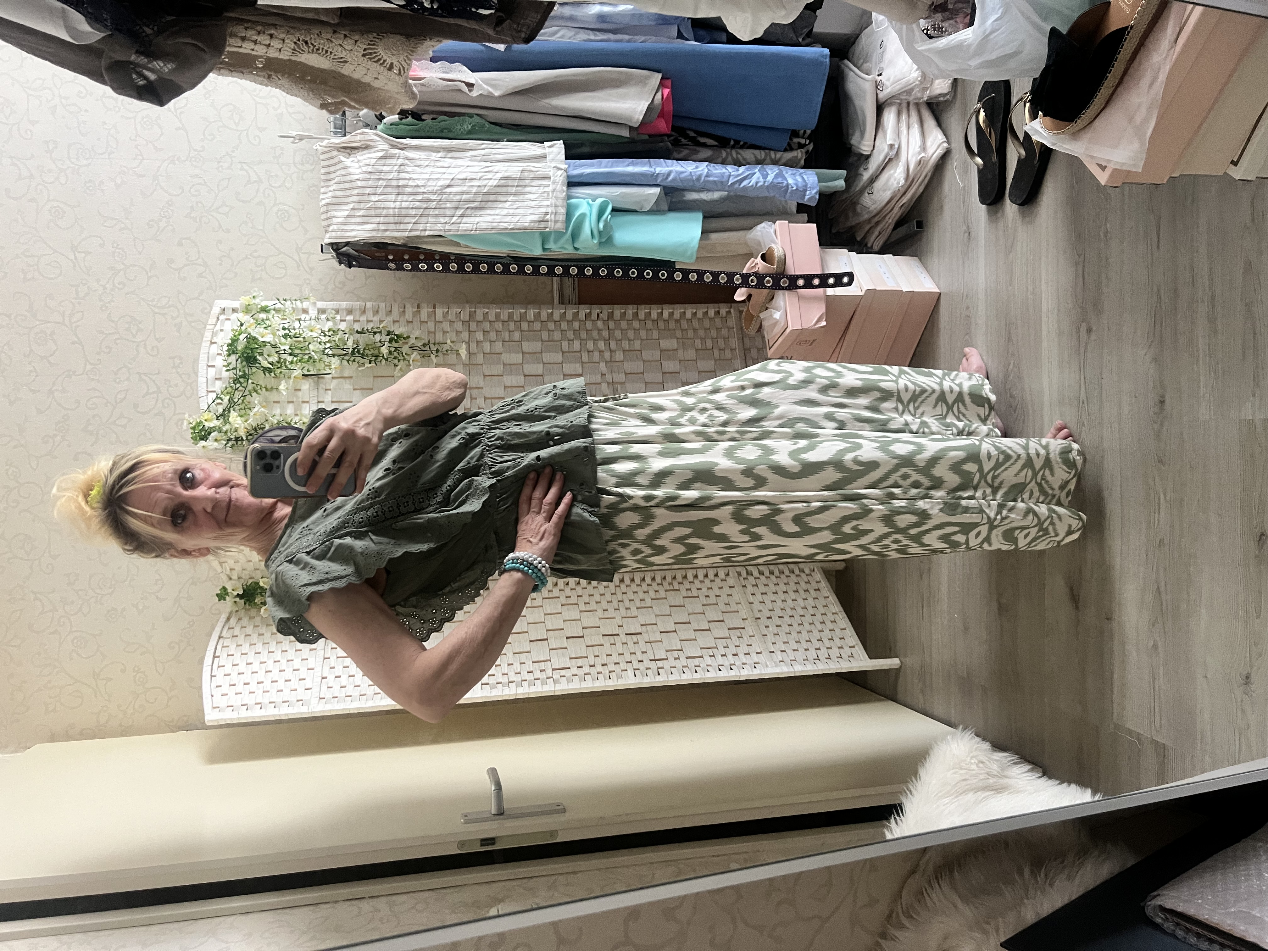 Broderie top