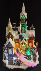 Kerk groot met torens - bewegende kerstboom - verlichting - fiber optic - muziek   KH5072