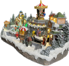 Dorp groot met Carousel , Schaatsers en Trein - Led en Muziek   KH7070