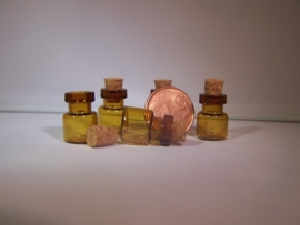 GFB-05GH Mini mini flesje bruin (1,7x1,3cm)