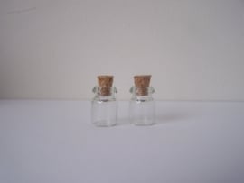GFK-09 Klein glazen flesje (1,8x1,2cm)