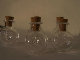 GFV-02 "Cognac" fles (2,3x1,9cm)