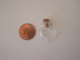 GFV-08 Hartvormig flesje (2,5x2,2cm)