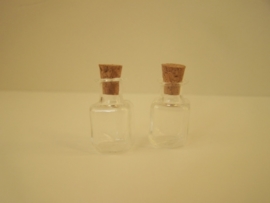 GFV-01 Vierkante fles (2,3x1,4cm)