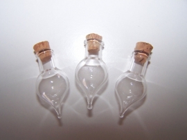 GFV-14 Druppelvormig flesje (3,2x1,5cm)