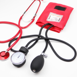 Set bloeddrukmeter & stethoscoop Rood