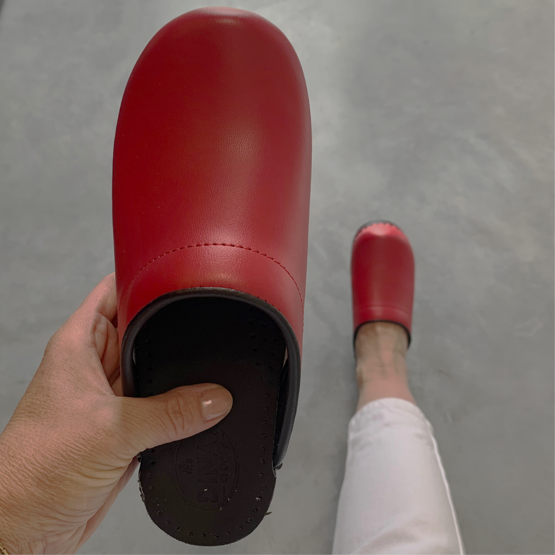 Zorg klompen leer - Rood met zwarte zool - Dina