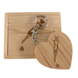 USB stick Houten hart in luxe box - Injectie spuit