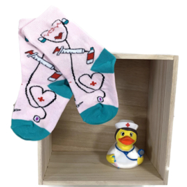 Junior sokken - Nurse to be |doctor to be - roze