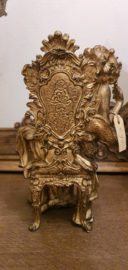 Baroque dame  in stoel (25 cm H)