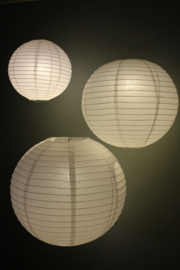 Weiße Lampion mit LED Beleuchtung 35 cm