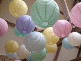 Lampion ignifugée blanc crème de 25 cm, rétardateur de flamme