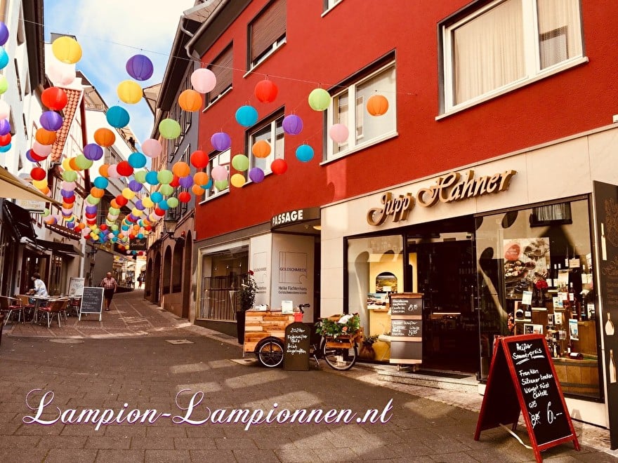 250 Solar lampionnen weerbestendige winkelstraat versiering Fulda decoratie, Nylon Solar laternen in Straßen, wetterfeste Einkaufsstraßen Dekoration, Décoration de rue commerçante résistante aux intempéries de 250 lanternes solaires mail 555