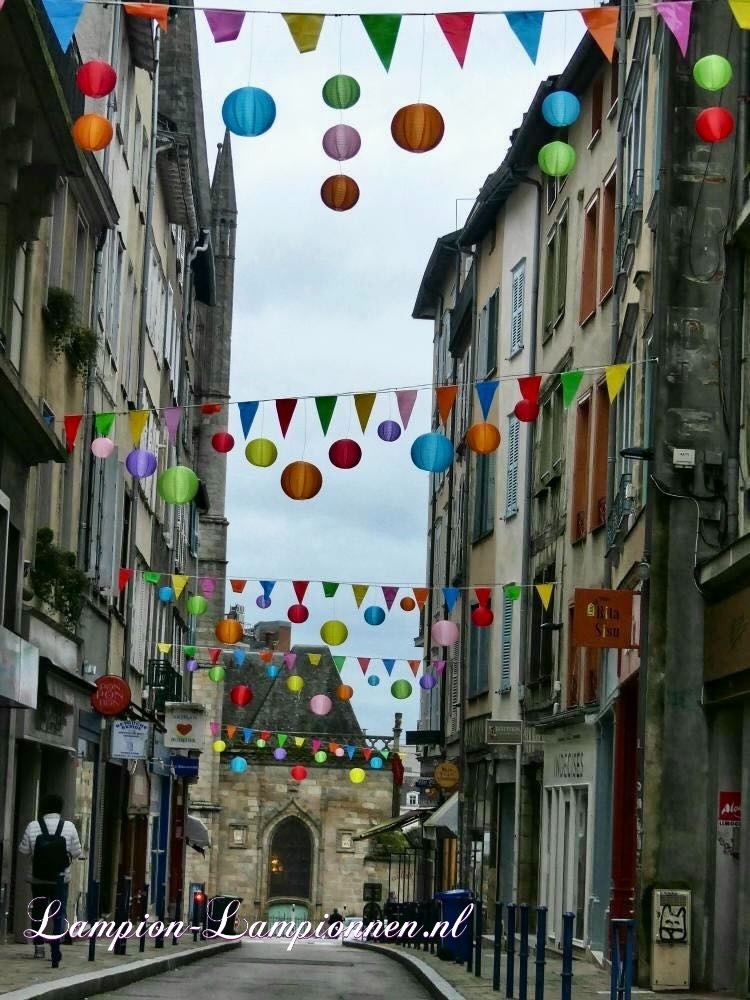 Wetterfeste Nylon lampions in den Straßen von Limoges 4