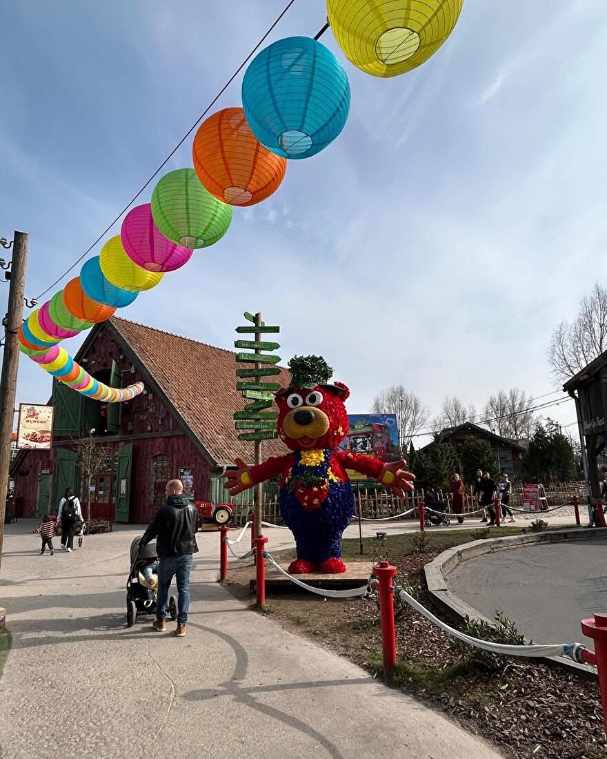 Lampions ext&eacute;rieures en nylon au parc d'attractions Karls Erlebnis-Dorf