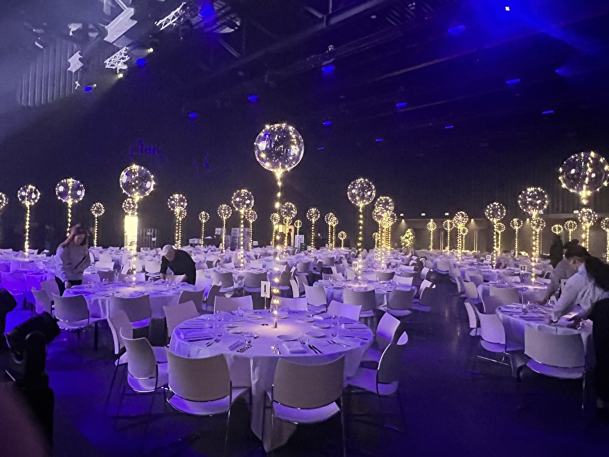 Verlichte LED Ballon XXL 60 cm warm wit Event decoratie Website van het Jaar Circa Amsterdam 12