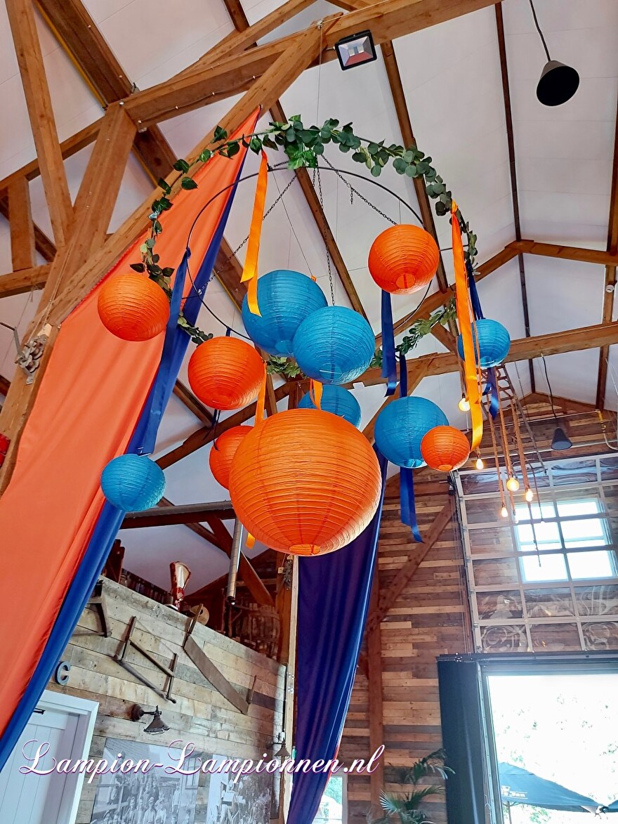 trossen oranje en donker blauwe brandvertragende lampionnen feestzaal decoratie feuerhemmende Lampions 2