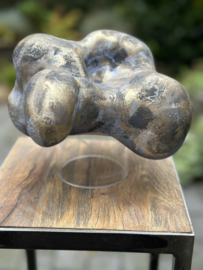 Sculptuur "liggende madonna" in blauw / brons
