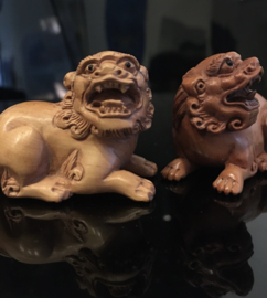 Netsuke "Sishi leeuwtjes" buxushout