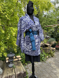 Puur zijden kort kimono jasje " waterval"