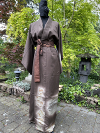 Handgemaakte zijden kimono " Taferelen in Japans landschap"