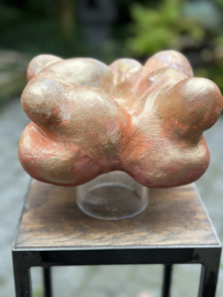 Sculptuur "liggende madonna" in blauw / brons