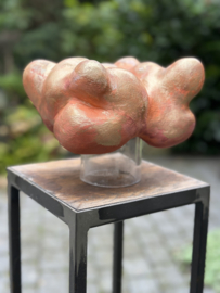 Sculptuur "liggende madonna" in blauw / brons