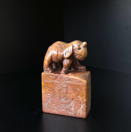 Antieke stempel " Olifantje" Soushan steen