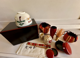 Orginele thee ceremonie set in gelakte kist